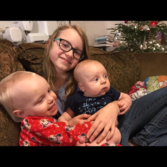 Meet your Posh Ambassador, Lauren 🤗 - Picture 5 of 8